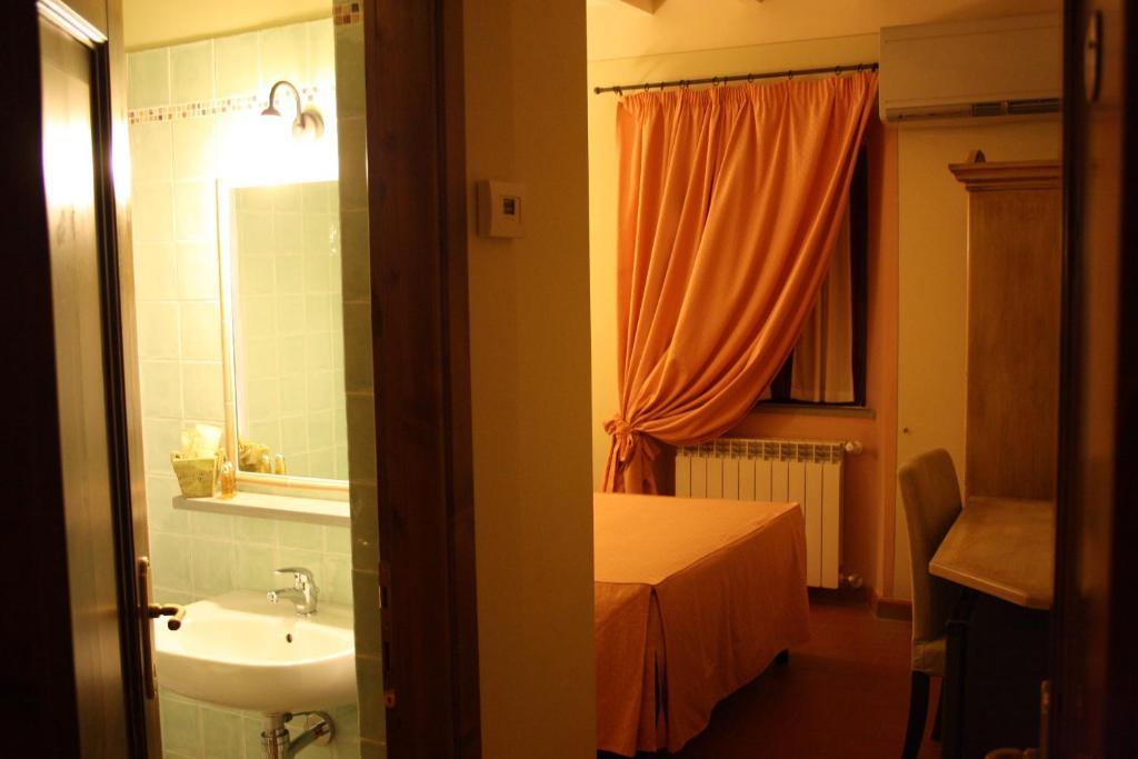 Locanda San Barnaba Scarperia Room photo